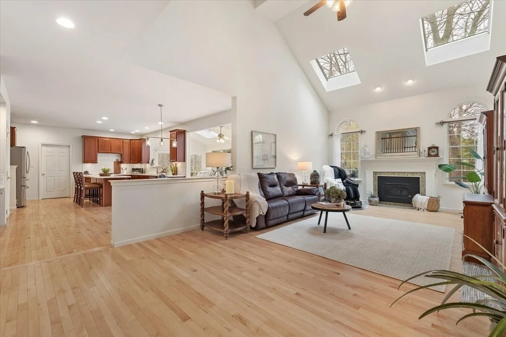 Photo of 7 Thoreau Cir