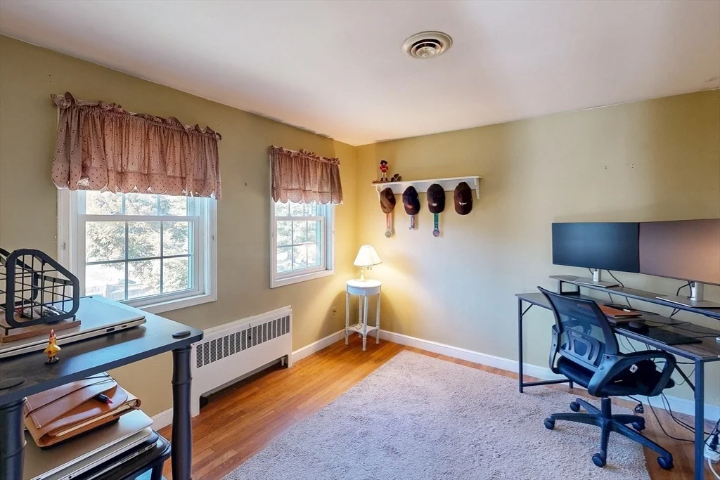Photo of 8 Academy Ln