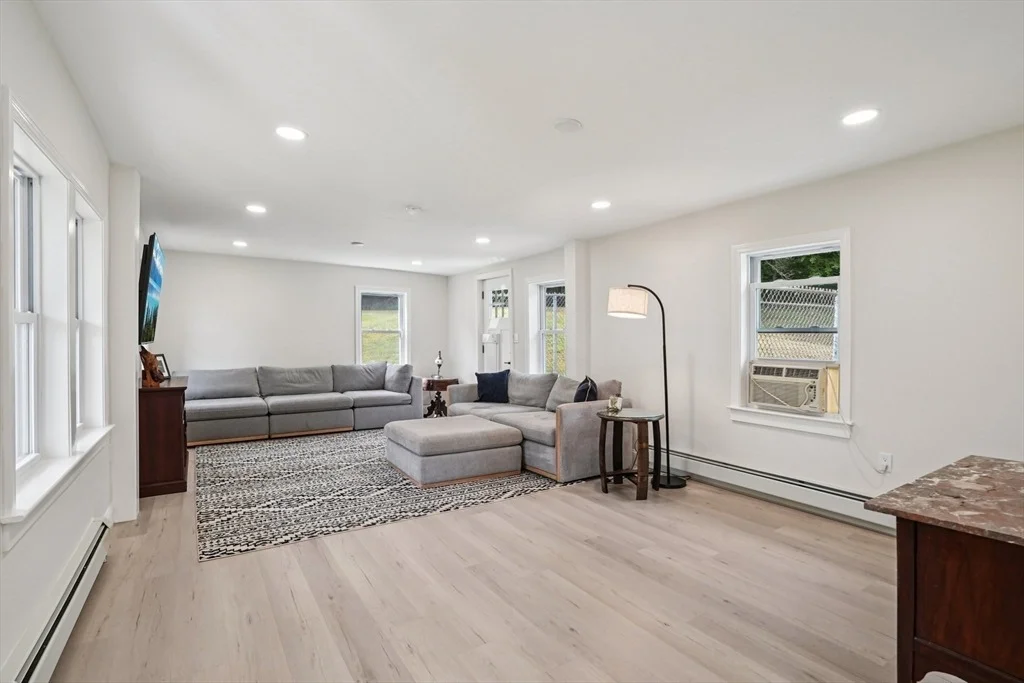 Photo of 44 Richardson Corner Rd