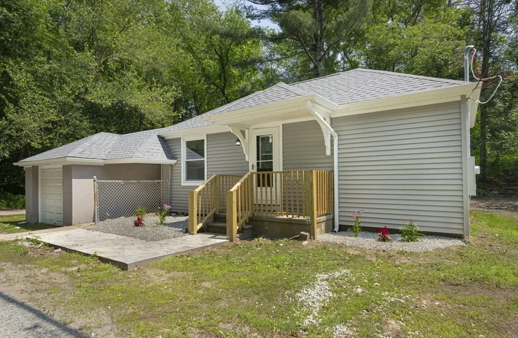 Photo of 394 Douglas St