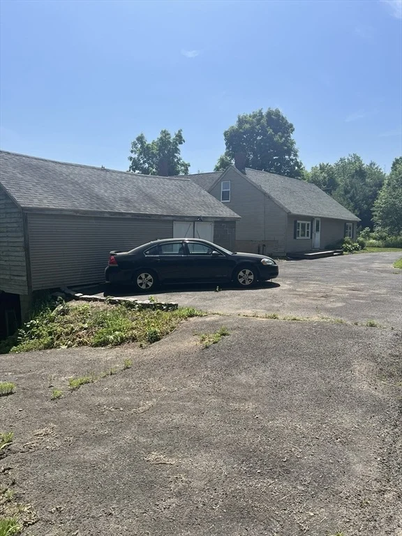 Photo of 19 Greenwich Plains Rd