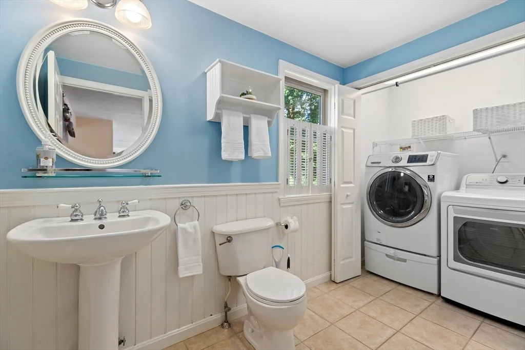 Photo of 49 Larson Ave