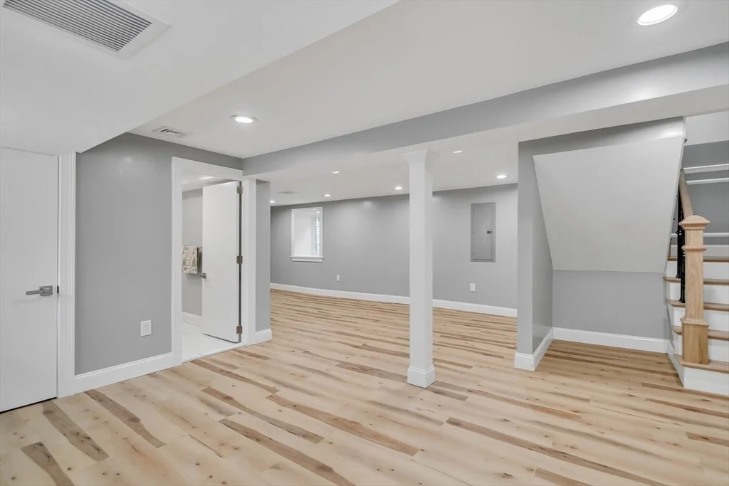 Photo of 8 Slayton Rd
