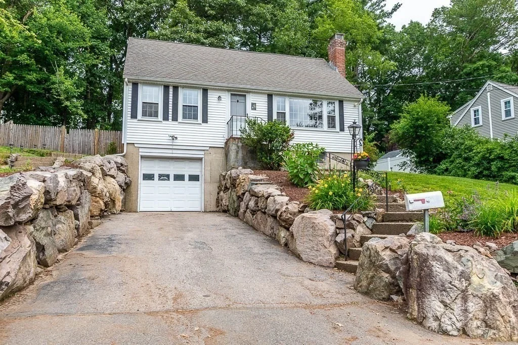 Photo of 70 Fox Meadow Ln