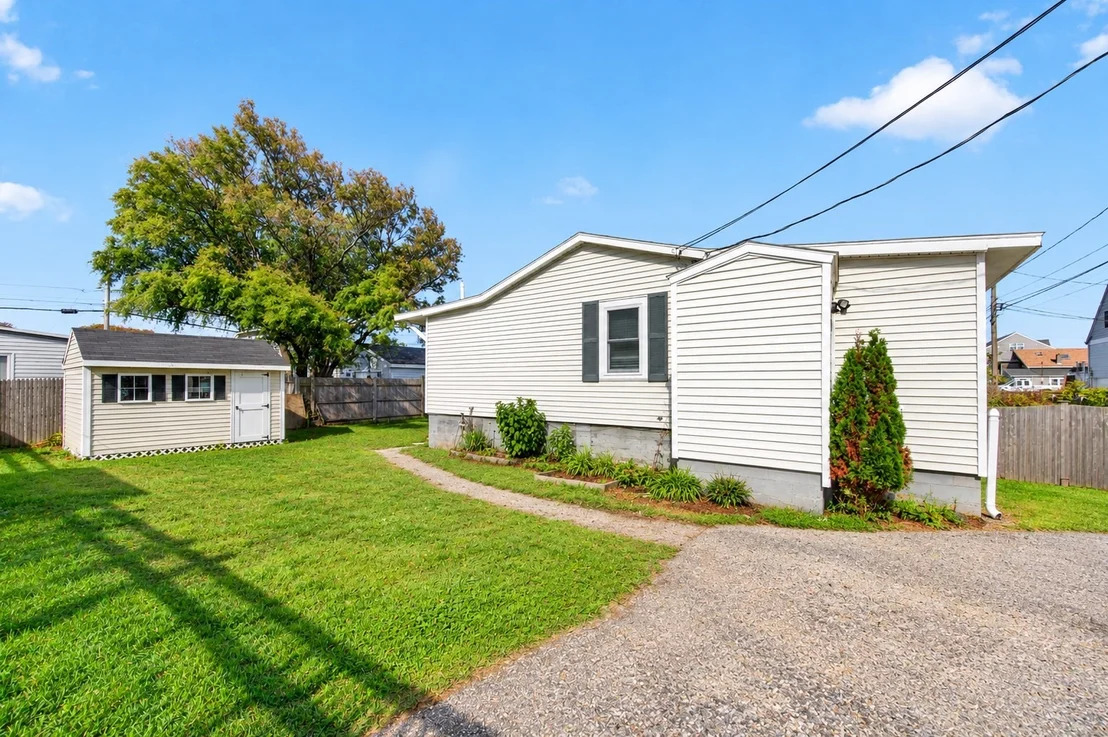 Photo of 46 Brissette Ave