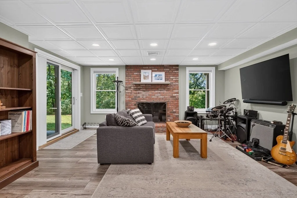 Photo of 22 Rhodes Dr