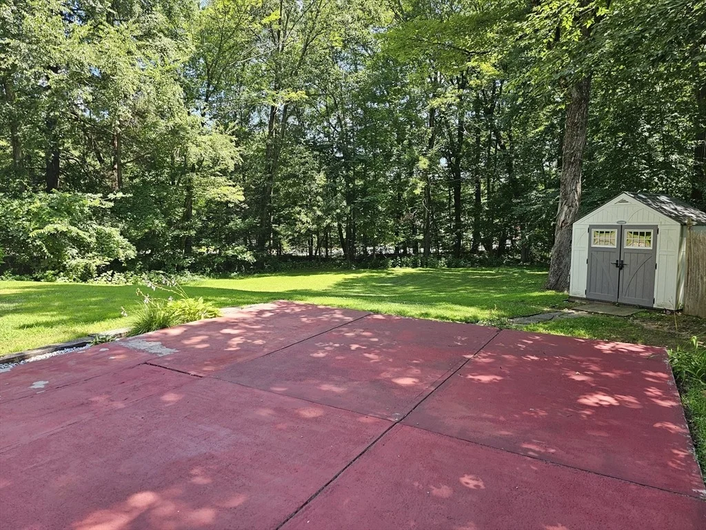 Photo of 152 Shaker Rd