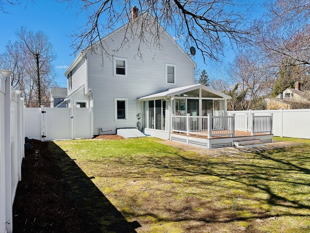 Photo of 62 Edgemere Blvd