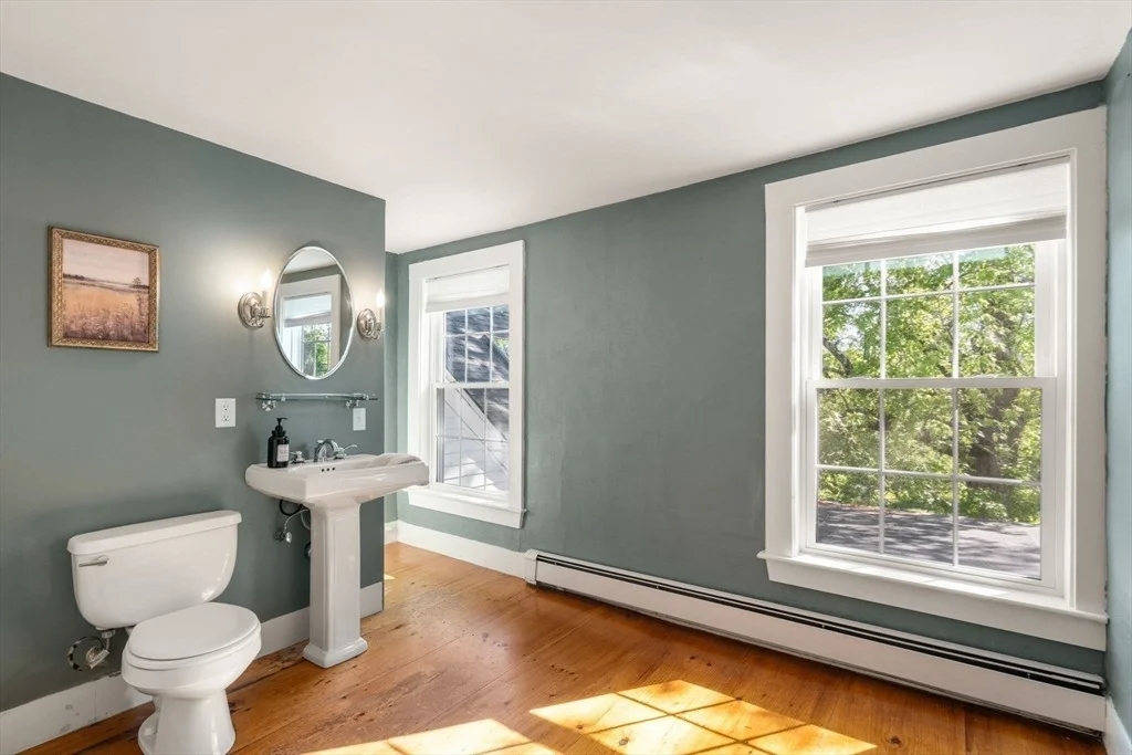 Photo of 339 Boston Rd