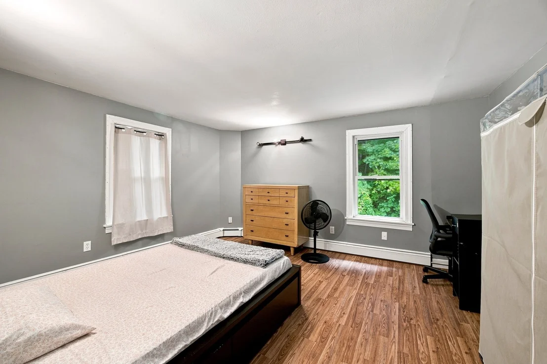 Photo of 96 Granby Rd