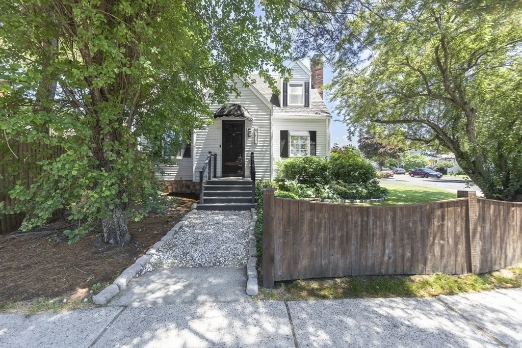 Photo of 567 Cabot St