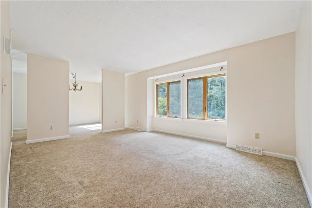 Photo of 110 Queens Brook Rd