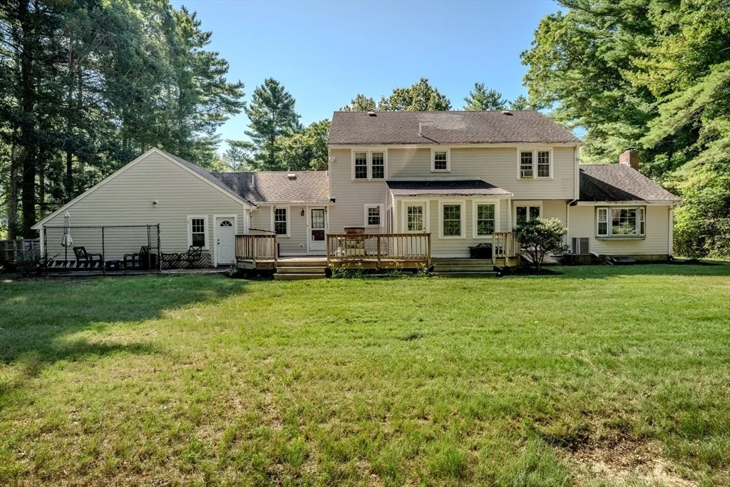 Photo of 137 Stonegate Ln