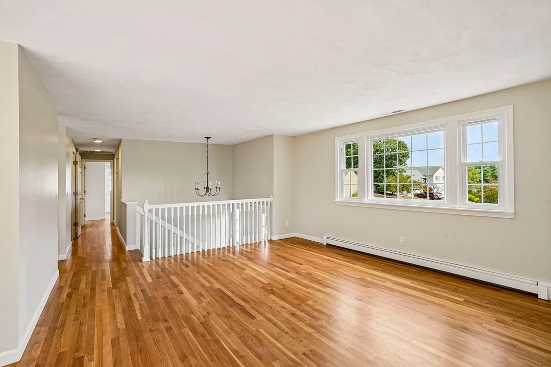 Photo of 7 Nirvana Dr