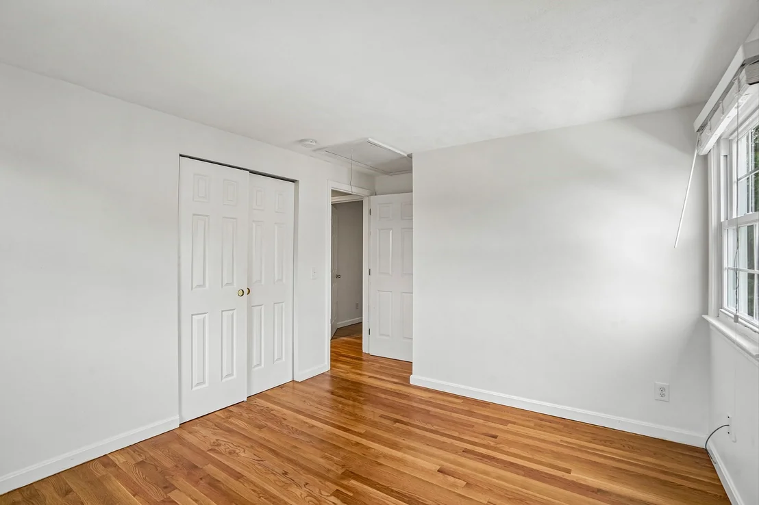 Photo of 7 Nirvana Dr