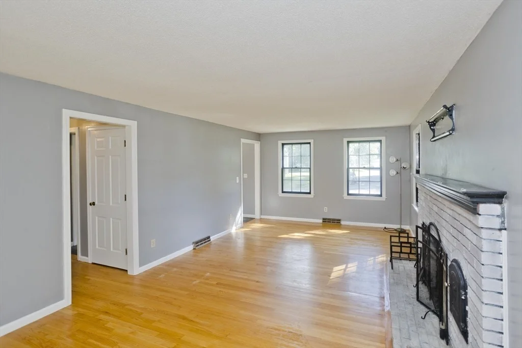 Photo of 50 Crystal Brook Dr
