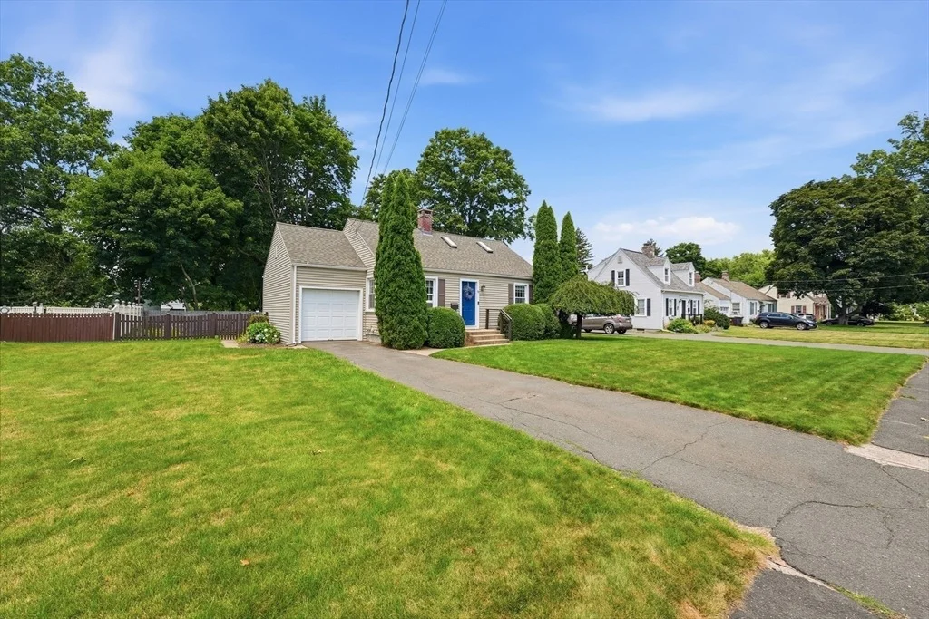 Photo of 83 Lindbergh Blvd