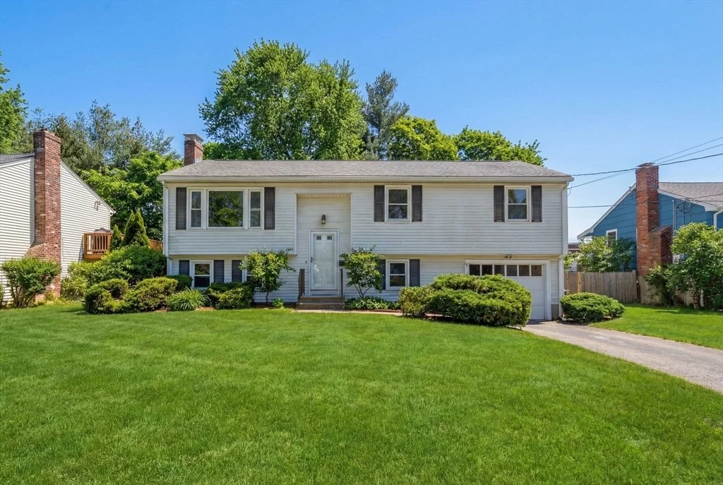 Photo of 56 Greenleaf Cir