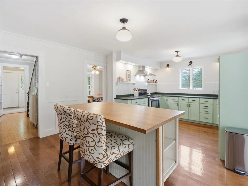 Photo of 98 Walnut St