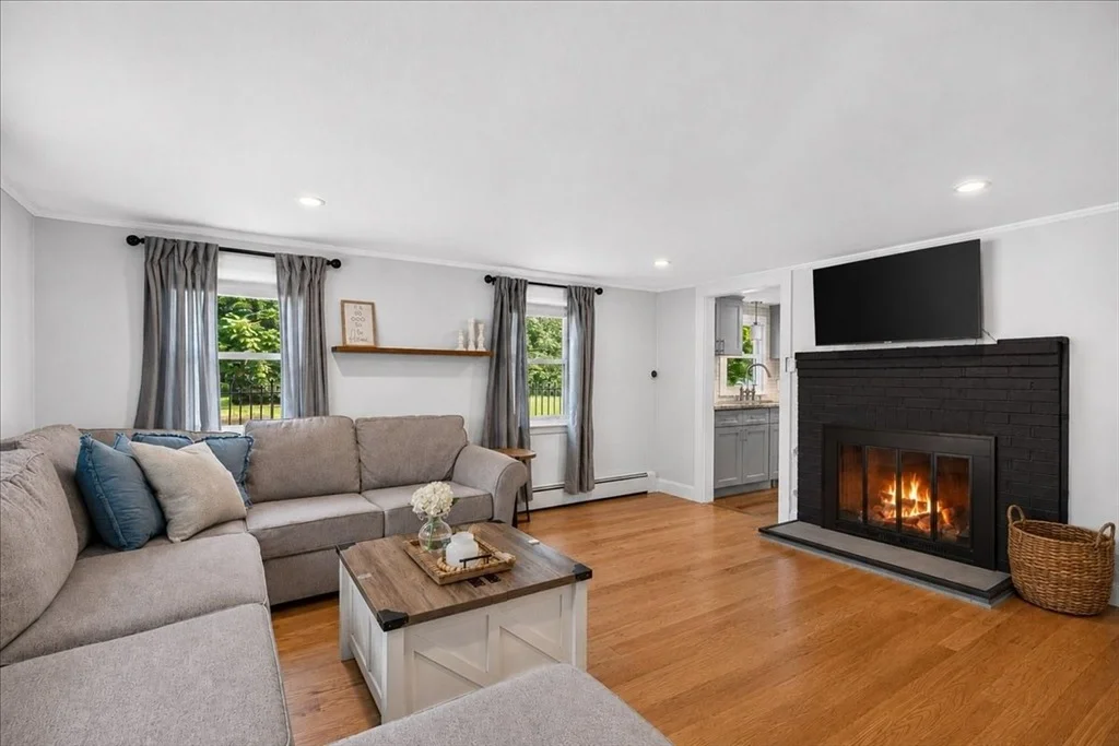 Photo of 72 Bonnie Brier Cir