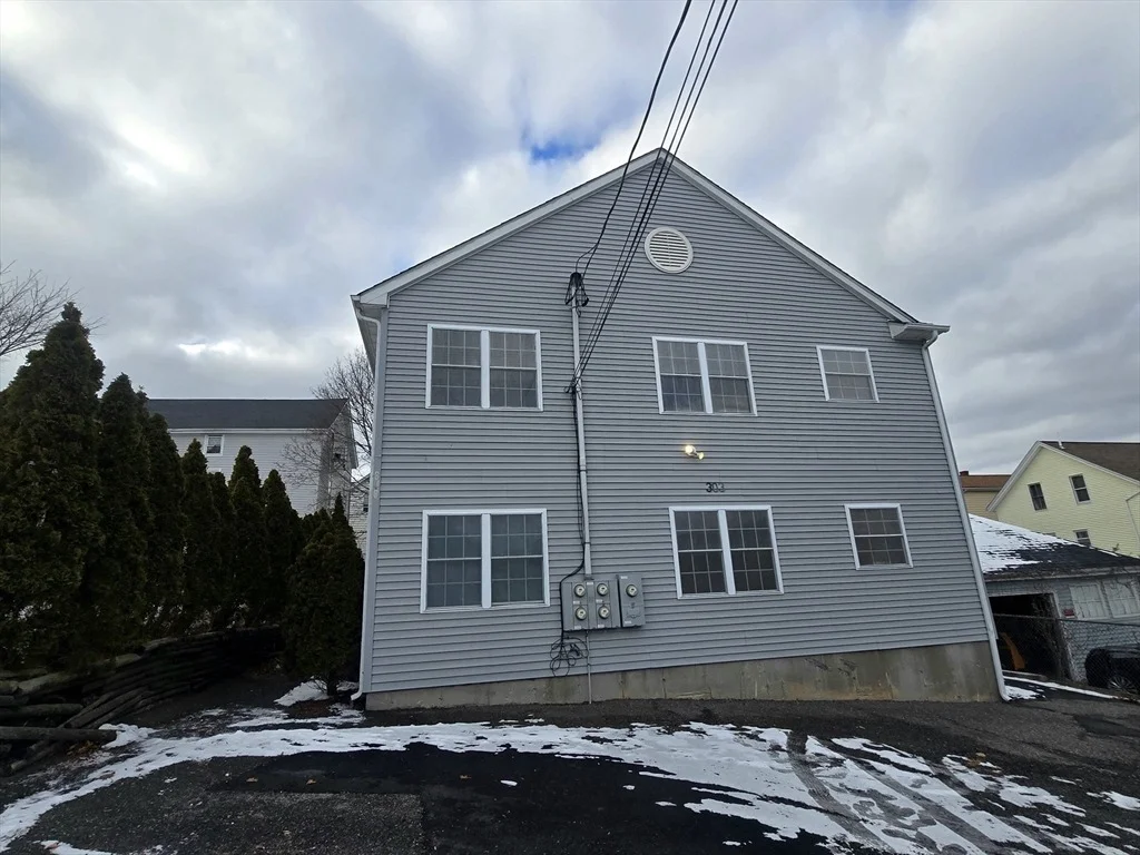 Photo of Unit C at 303 Eagle Street