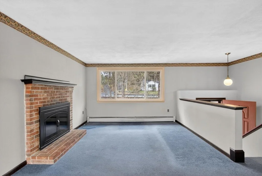 Photo of 73 Nashua Road