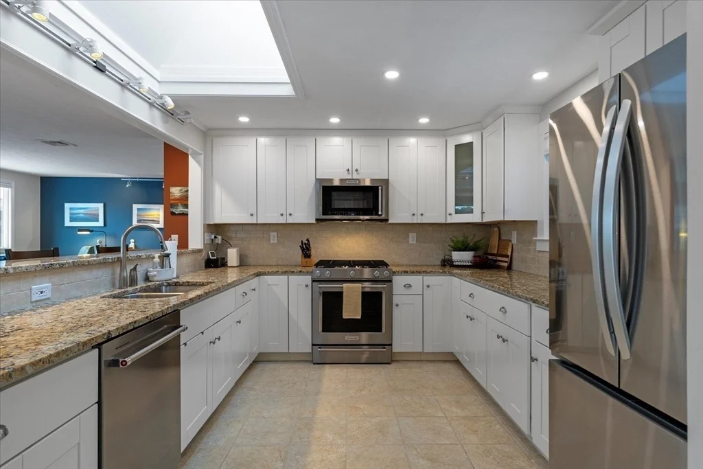 Photo of 87 N Pond Dr