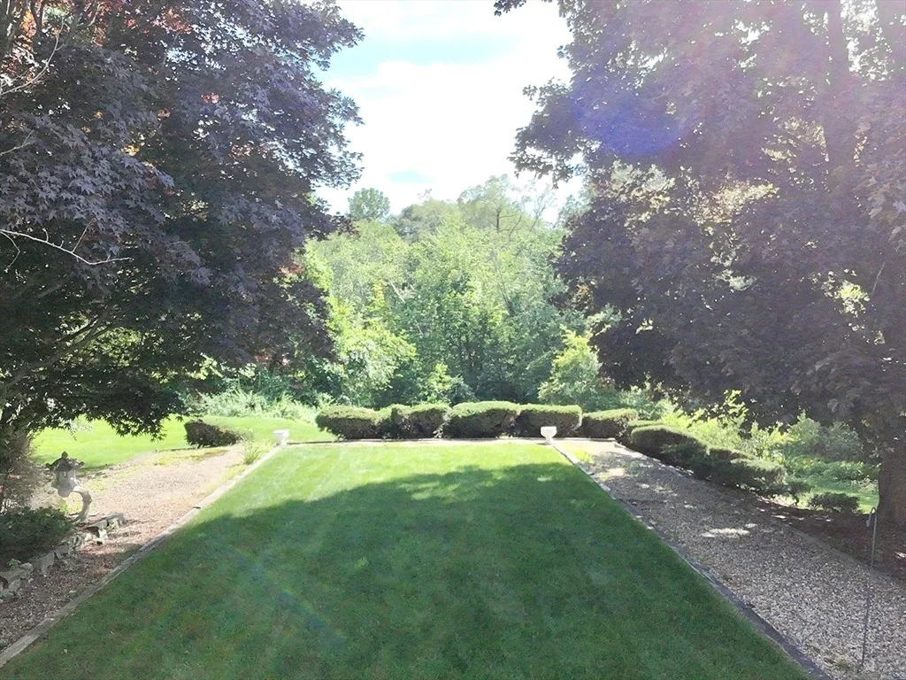 Photo of 8 Deerfield Rd