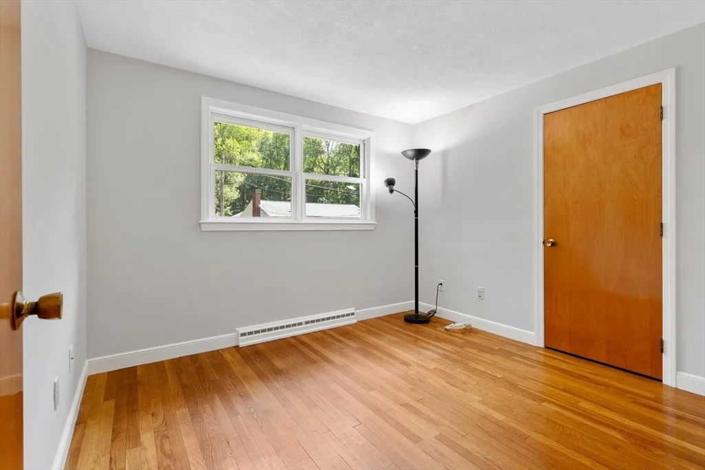 Photo of 40 Crystal Cir