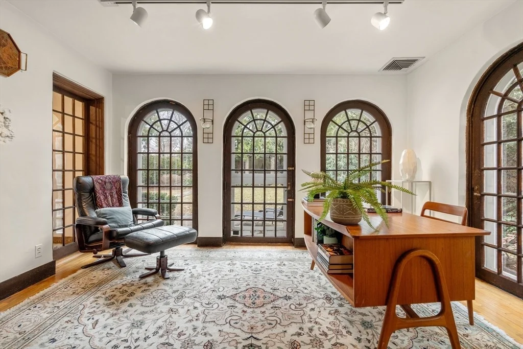 Photo of 8 Penniman Road