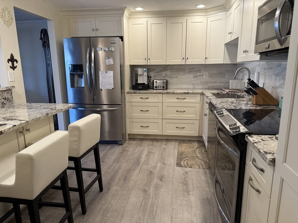Photo of Unit 304 at 9 Broadway