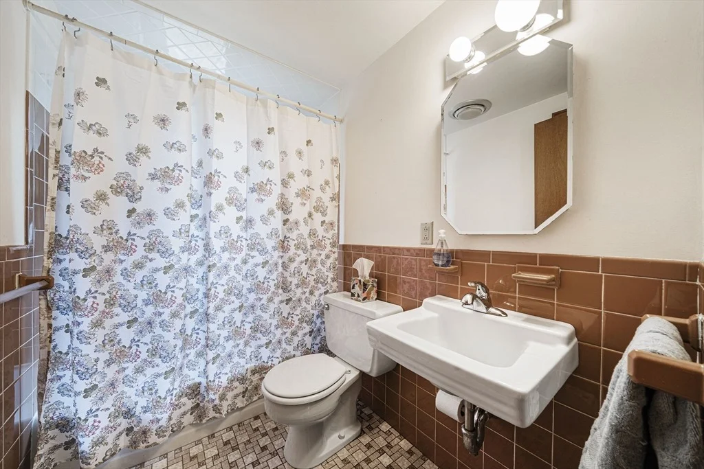 Photo of 405 Plain Street