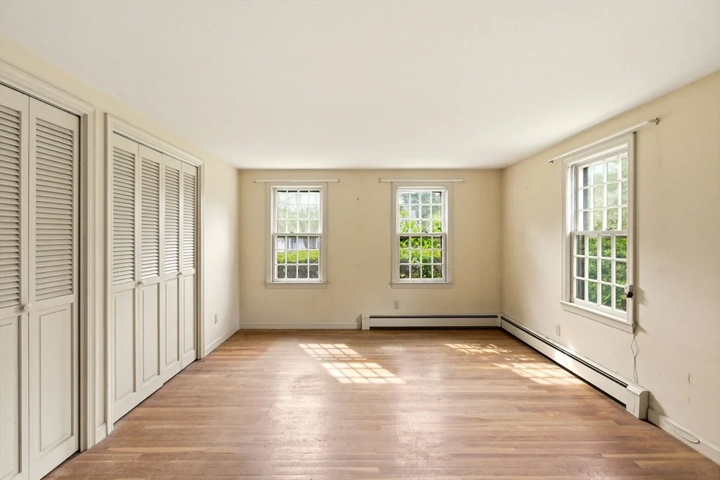 Photo of 93 Robbins Circle