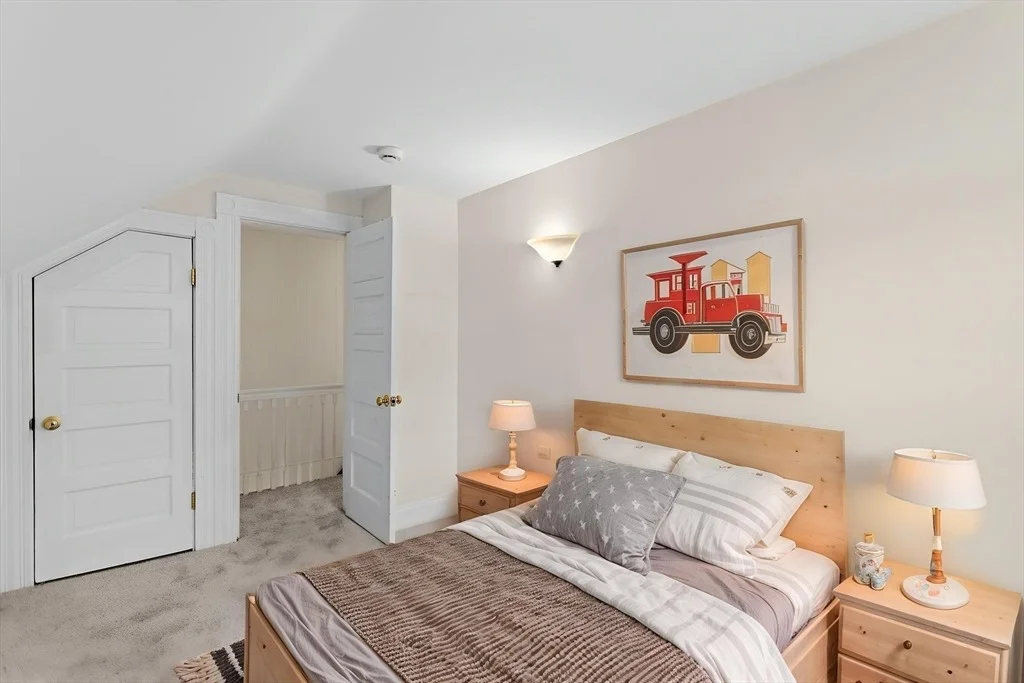 Photo of 10 Pine St