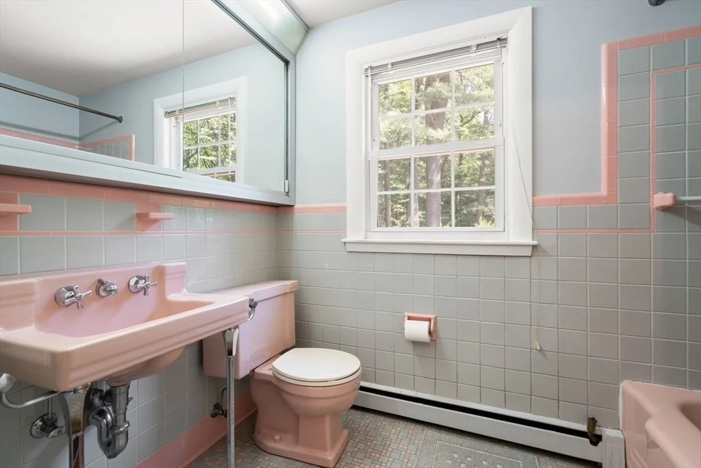 Photo of 242 Winter St