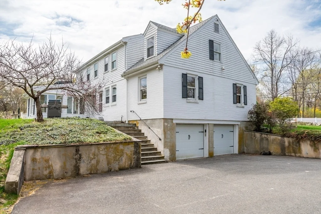 Photo of 431 Clapboardtree Street