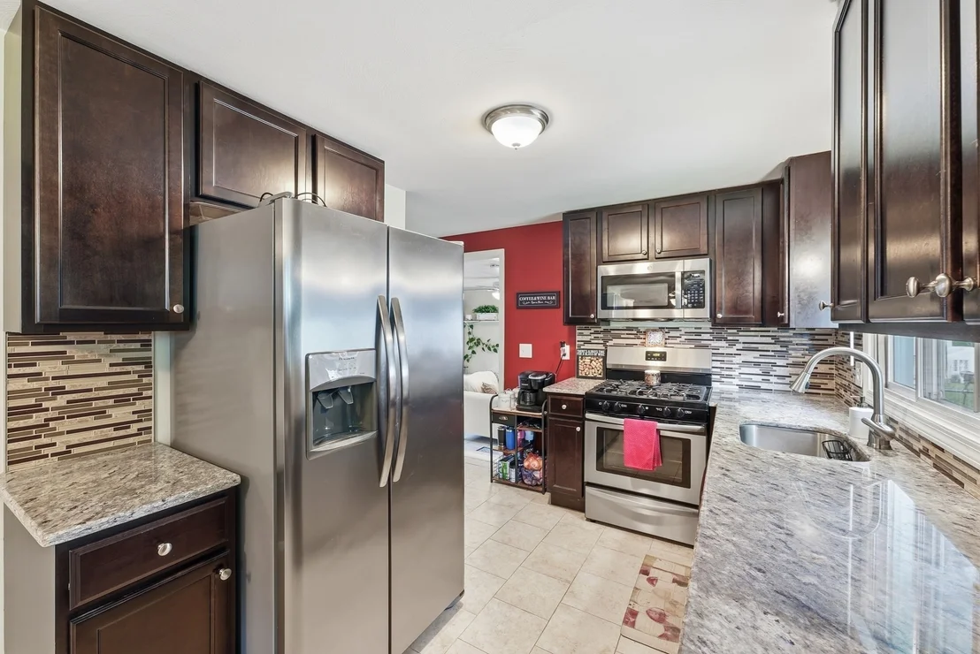 Photo of 75 Longwood Dr