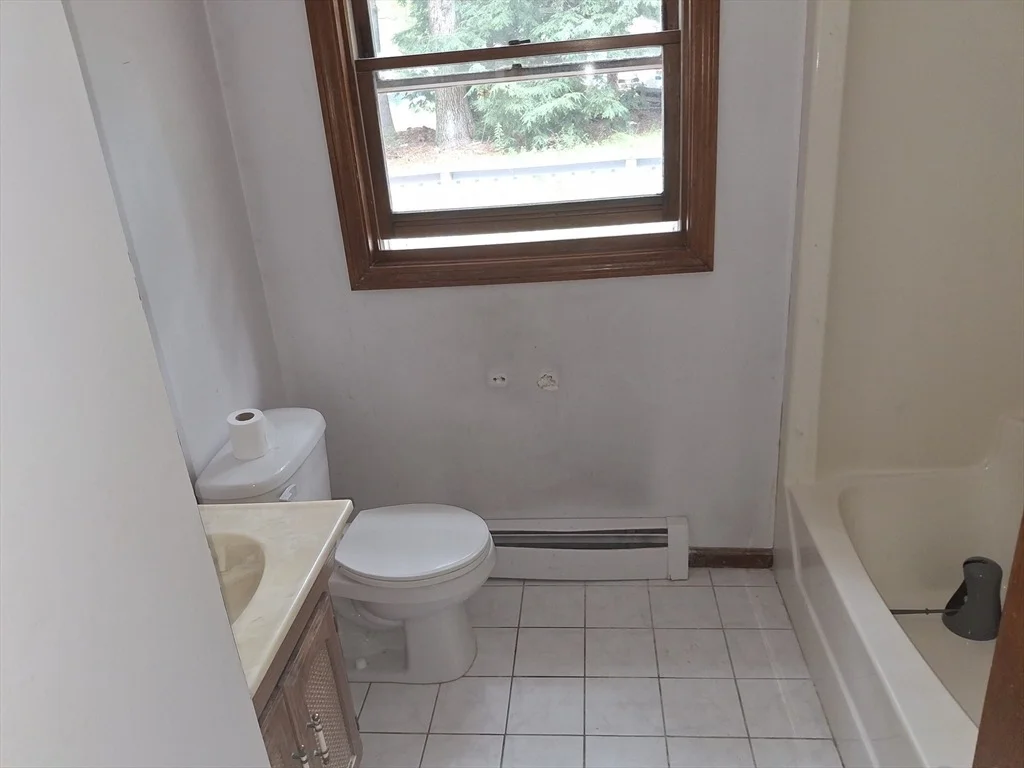 Photo of 8 Laurel Dr