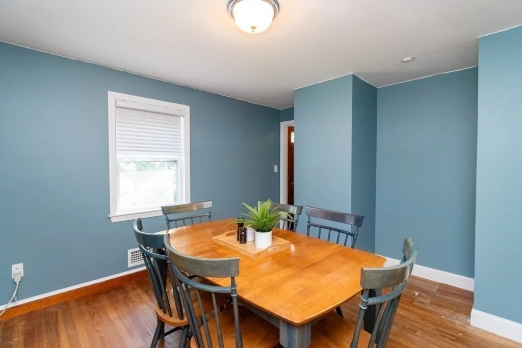 Photo of 46 Conlyn Avenue