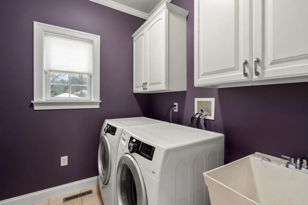 Photo of 18 Lexington Cir