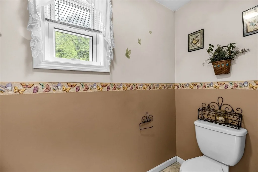 Photo of 302 Middlefield Rd