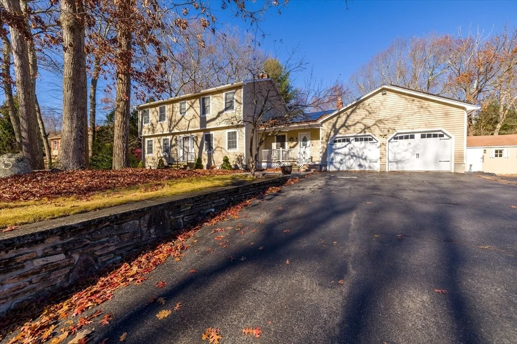 Photo of 75 Klebart Ave