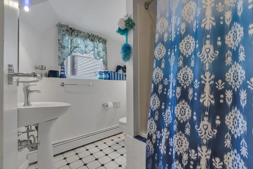 Photo of 8 Park Cir