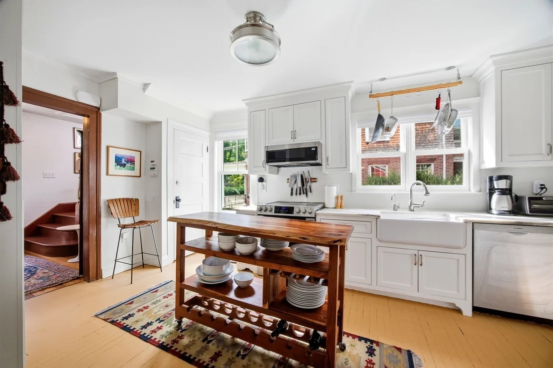 Photo of 211 Crescent St