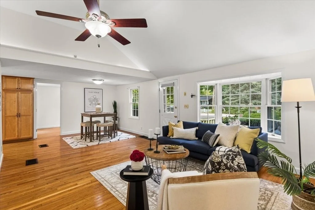 Photo of 83 River Rd