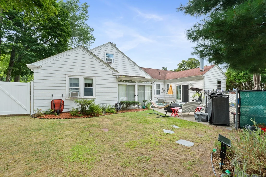 Photo of 163 Oakside Ave