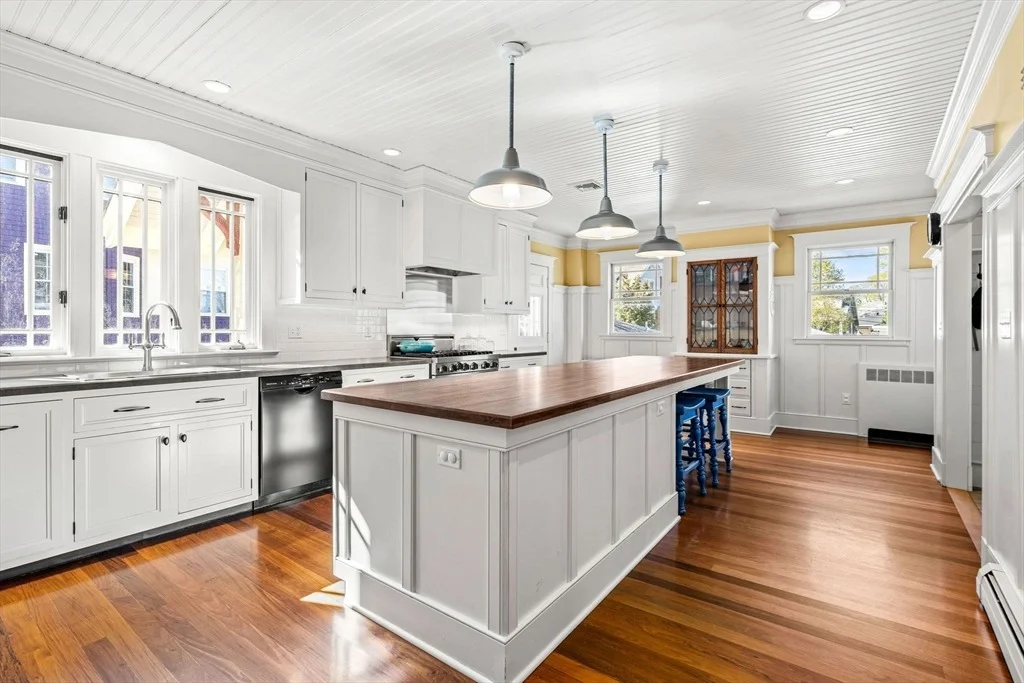 Photo of 16 Hemenway Road