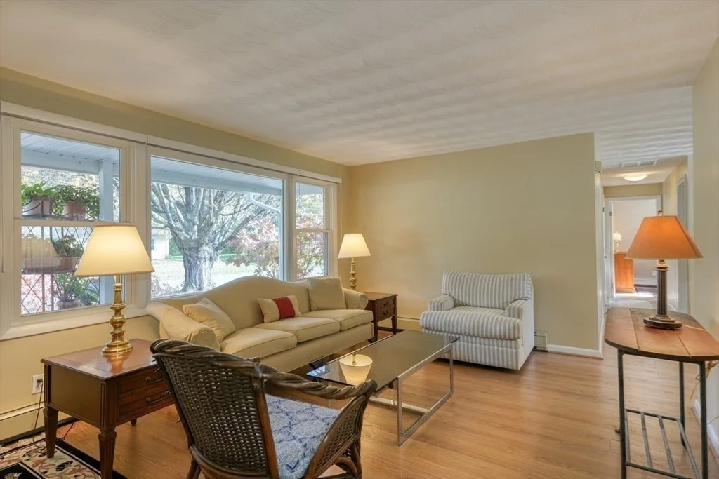 Photo of 36 Ruthellen Rd