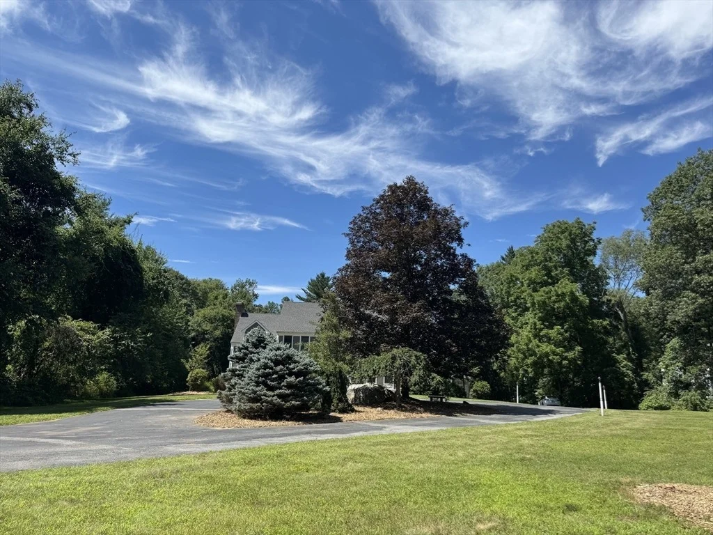 Photo of 9 Breezy Point Rd