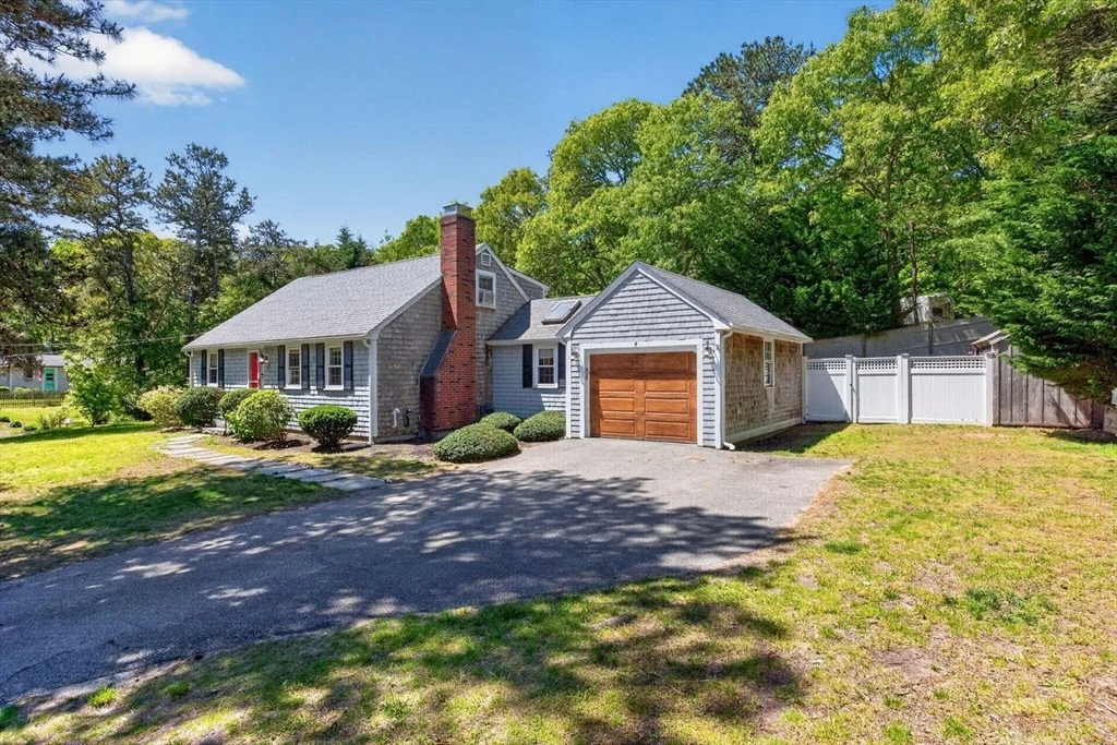 Photo of 4 Forsythia Dr